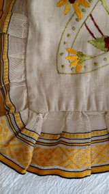 Victorian Pillow Cover Silk Embroidery Daisy Flower Ruffle Edge Trim Unused