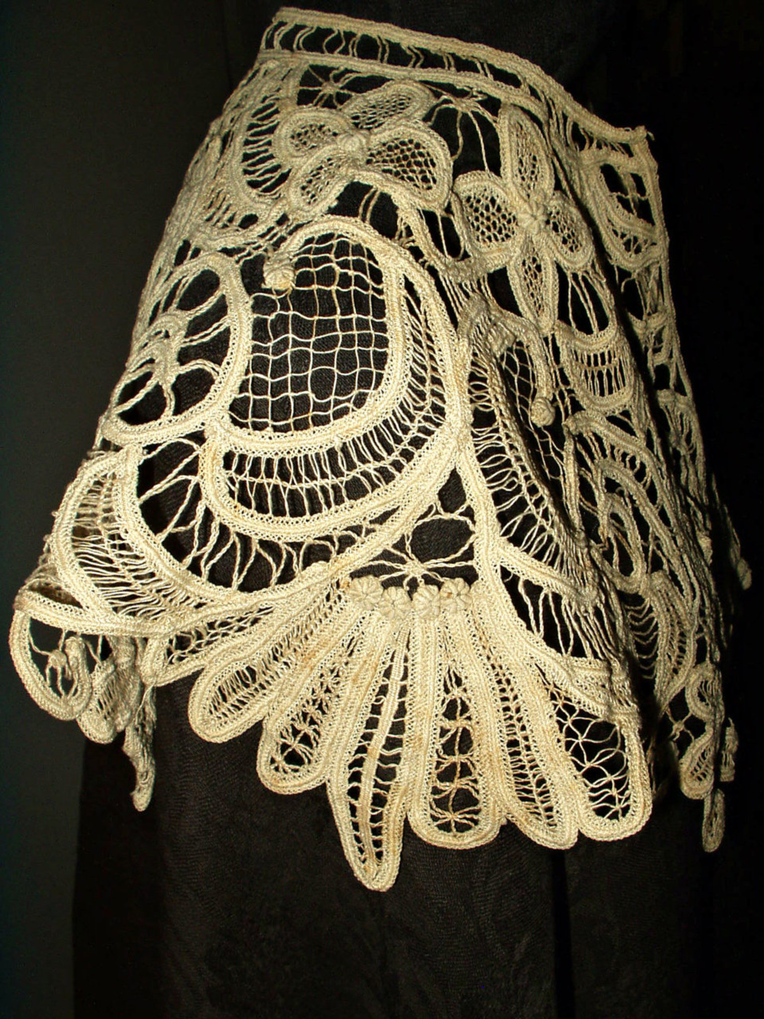 Antique Lace Collar American Battenberg handmade Victorian era