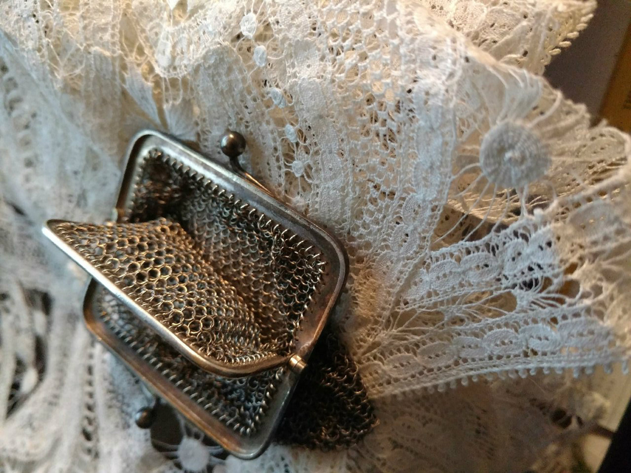 VINTAGE Beige Metal Mesh Purse Handbag w/ Chain Strap + Inner Pocket & Zip  Top | eBay