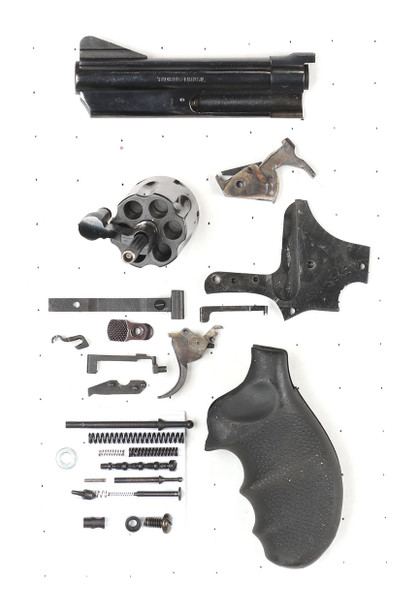 TAURUS 741