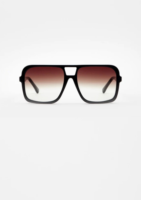 BRÉSAC | Frame 3 - Black Gradient