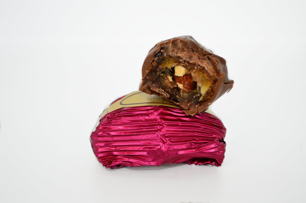 Chocolate Covered Dates (Milk) Lunaria Sweets