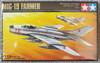 Tamiya 61609 1/100 Mig-19 Farmer-E Model Kit