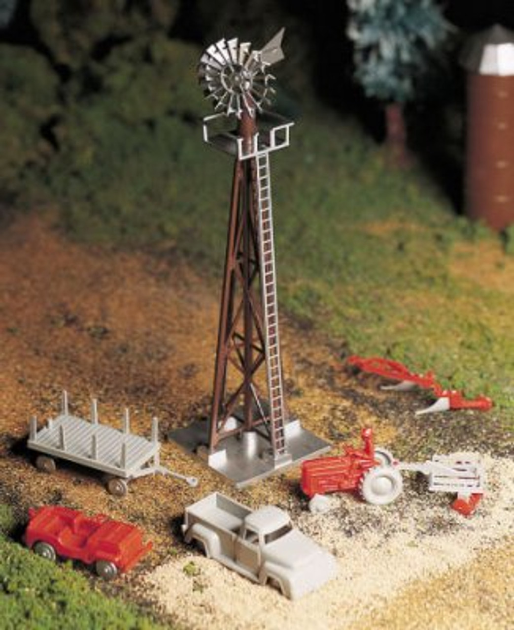 Bachmann 45603 O Windmill with Farm Machinery