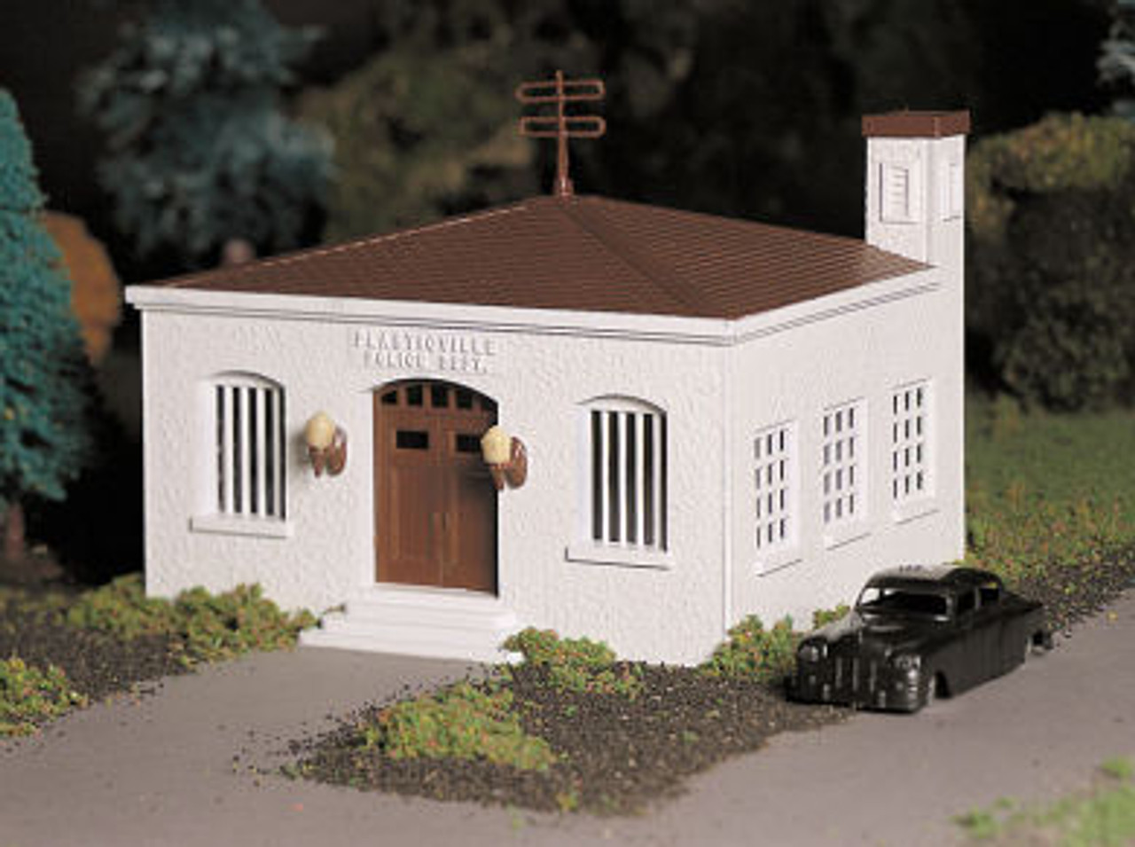 Bachmann 45609 O Police Station with Police Car