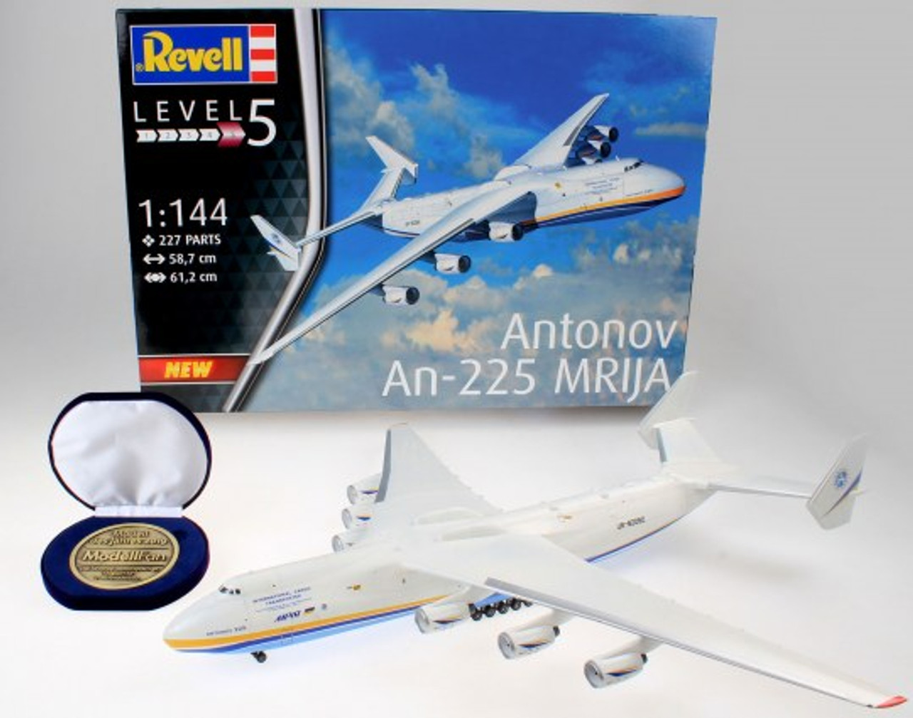 Revell 04958 1/144 Antonov AN-225 Mrija Plastic Model Kit
