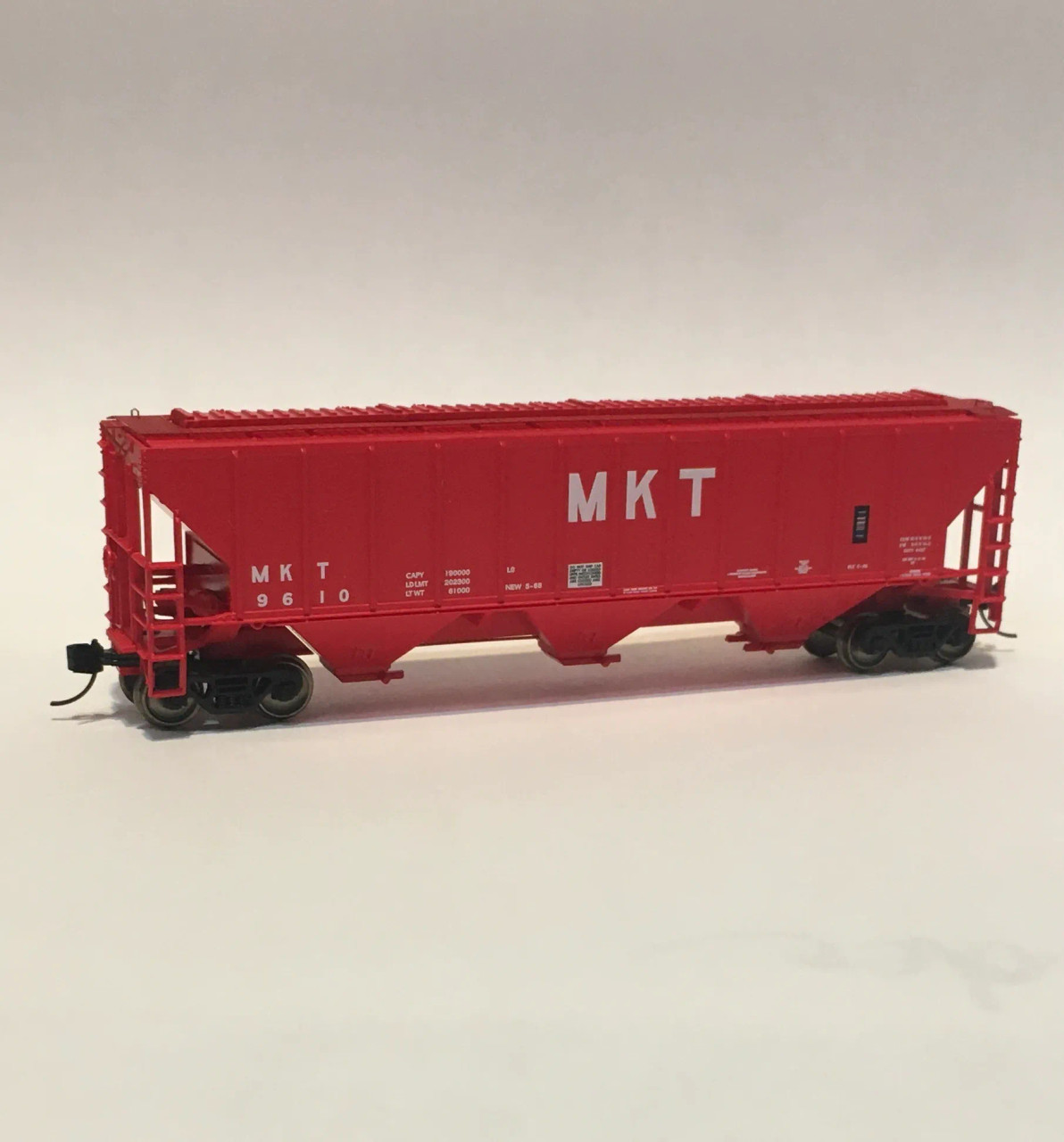 Trainworx 24472-01 N Pullman-Standard PS 4427 Covered Hopper - MKT # 9610 Red