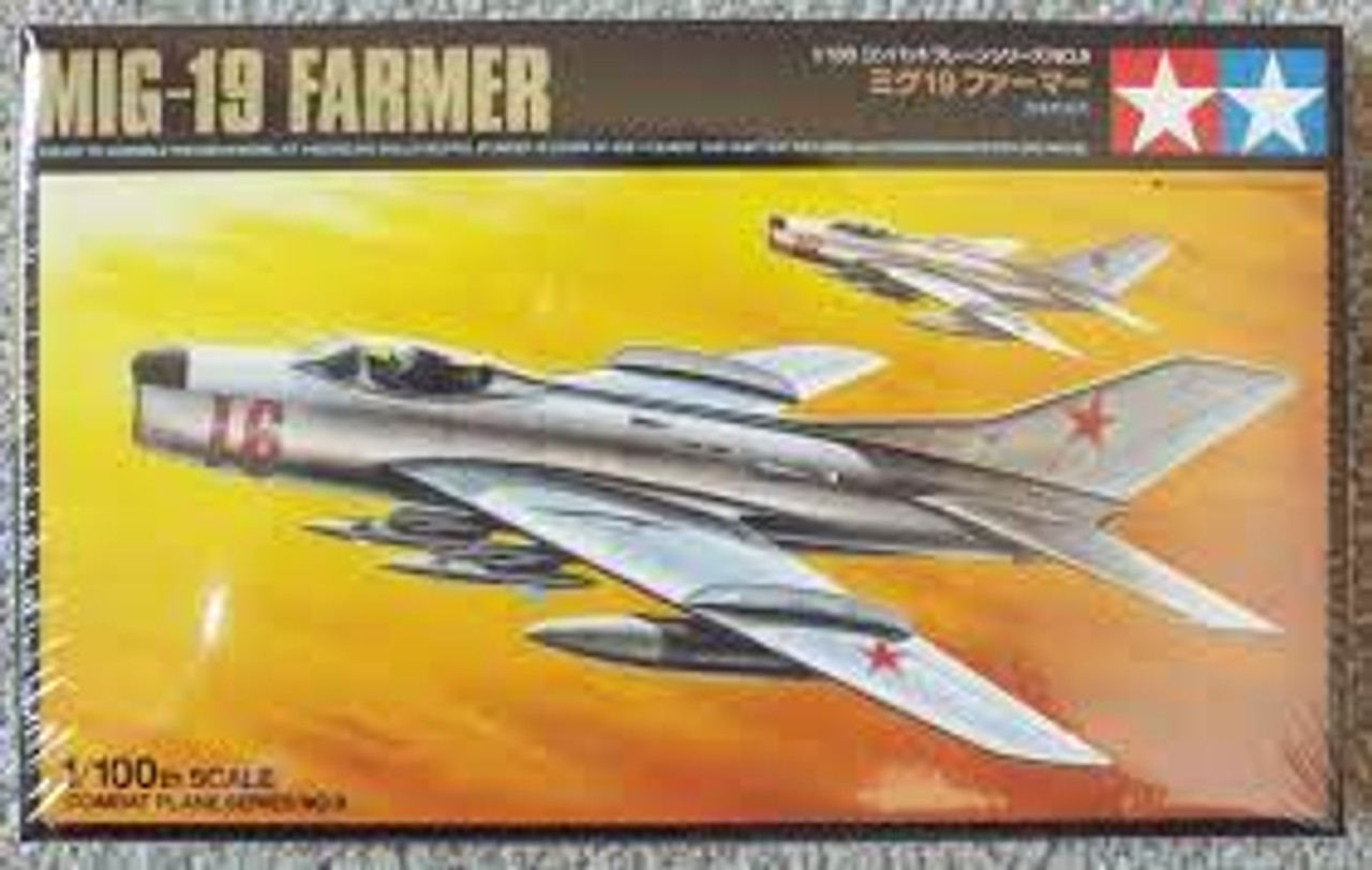 Tamiya 61609 1/100 Mig-19 Farmer-E Model Kit