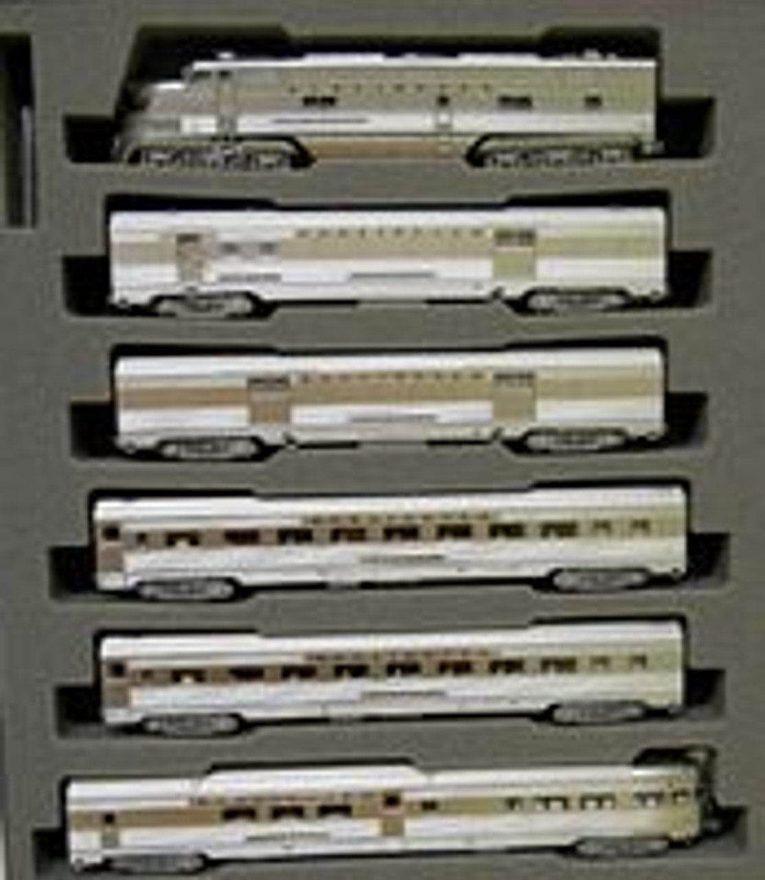 Kato 106-090 N CB&Q EMD E5A & Silver Streak Zephyr 6 Unit Set