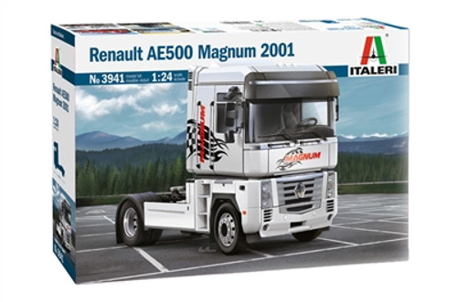 Italeri 3941 1/24 Renault AE500 Magnum (2001) Plastic Model Kit Box