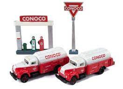 Classic Metal Works 60000 N IH R-190 Tank Truck - Conoco W/Service Sign and Gas Pump Island