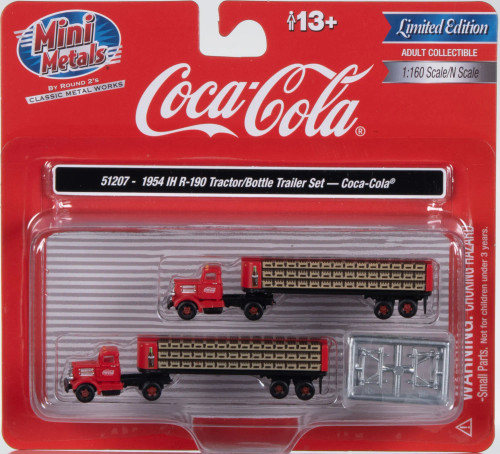 Classic Metal Works 51207 1954 IH R-190 Tractor w/Flatbed Trailer & Coca-Cola Bottles 1:160 N Scale 2-Pack Package