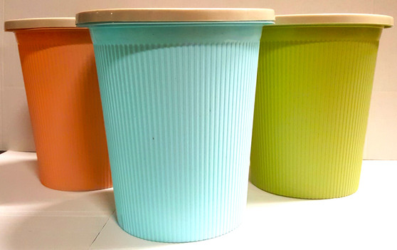 Multi-Color Trash with  ring