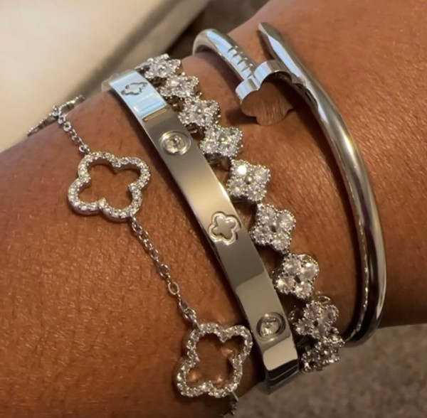 Classy Clover Pieces