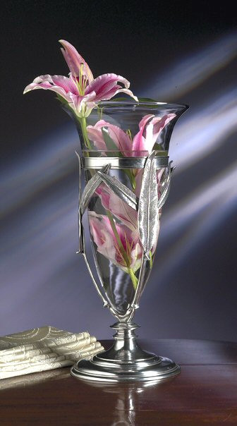 Antique Silver Finish Aluminum Floating Vase