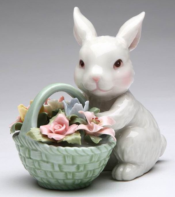 【Cosmos】花うさぎ陶器の置物 Bunny Rabbit with Flower Basket Porcelain Sculpture - Cosmos