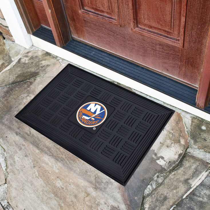 19.5" x 31.25" New York Islanders Medallion Rectangle Door Mat