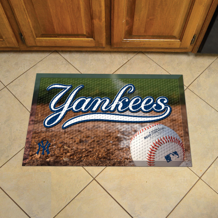 19" x 30" New York Yankees Rectangle Photo Scraper Mat