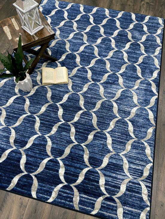 4' x 5' Lattice Blue Rectangle Nylon Area Rug