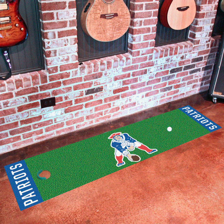 18" x 72" New England Patriots Retro Logo Putting Green Runner Mat