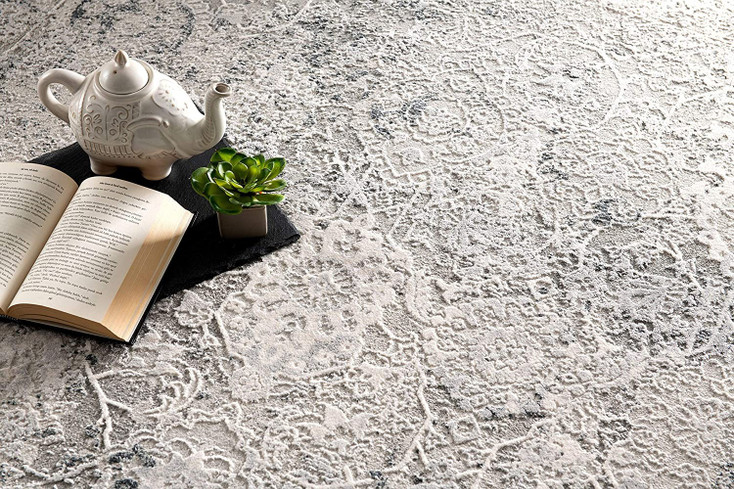 4' x 6' Gray and Ivory Abstract Distressed Area Rug