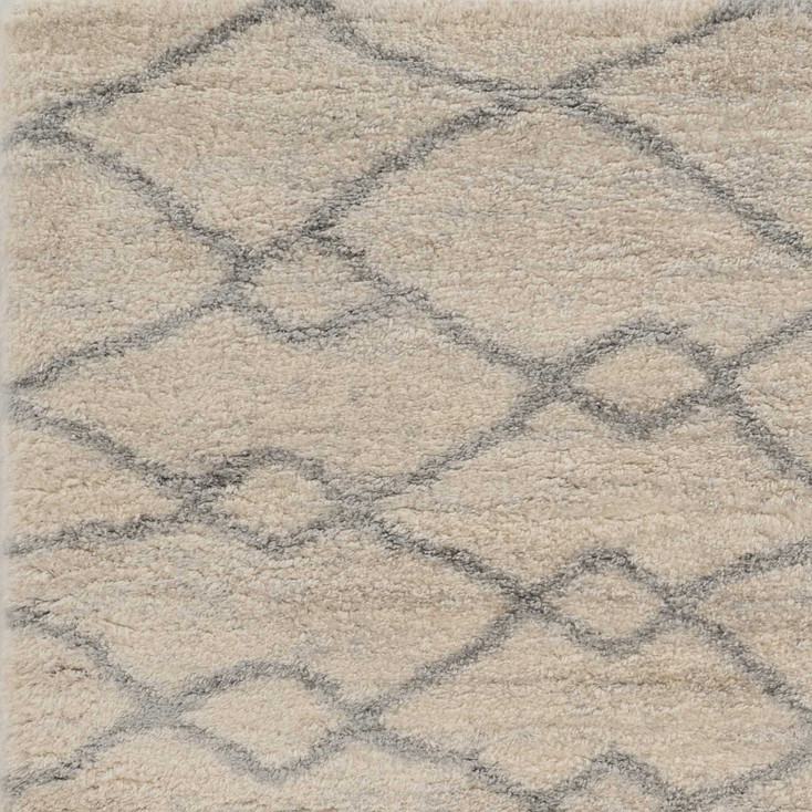 4' x 6' Ivory Grey Machine Woven Chain Link Indoor Area Rug