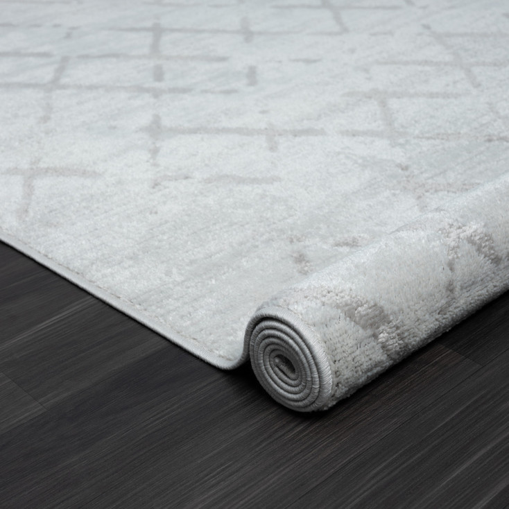 5' x 7' Cream Geometric Area Rug