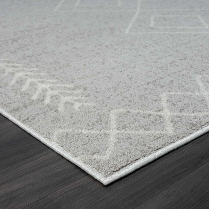 5' x 7' Gray Diamond Area Rug