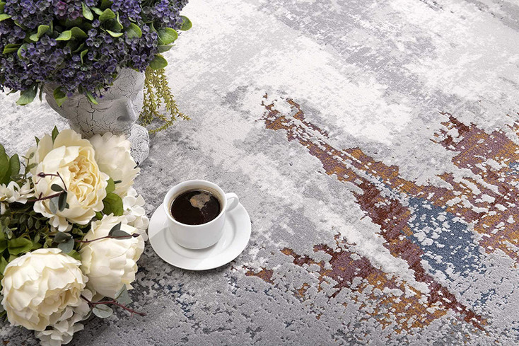 7' x 10' Gray and Ivory Modern Abstract Area Rug
