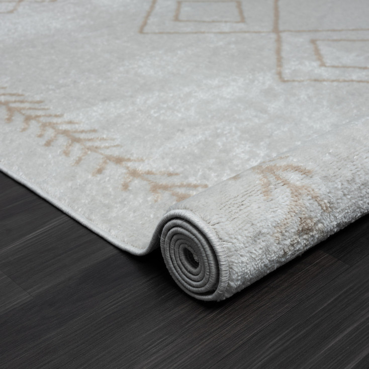 8' x 10' Cream Diamond Rectangle Area Rug