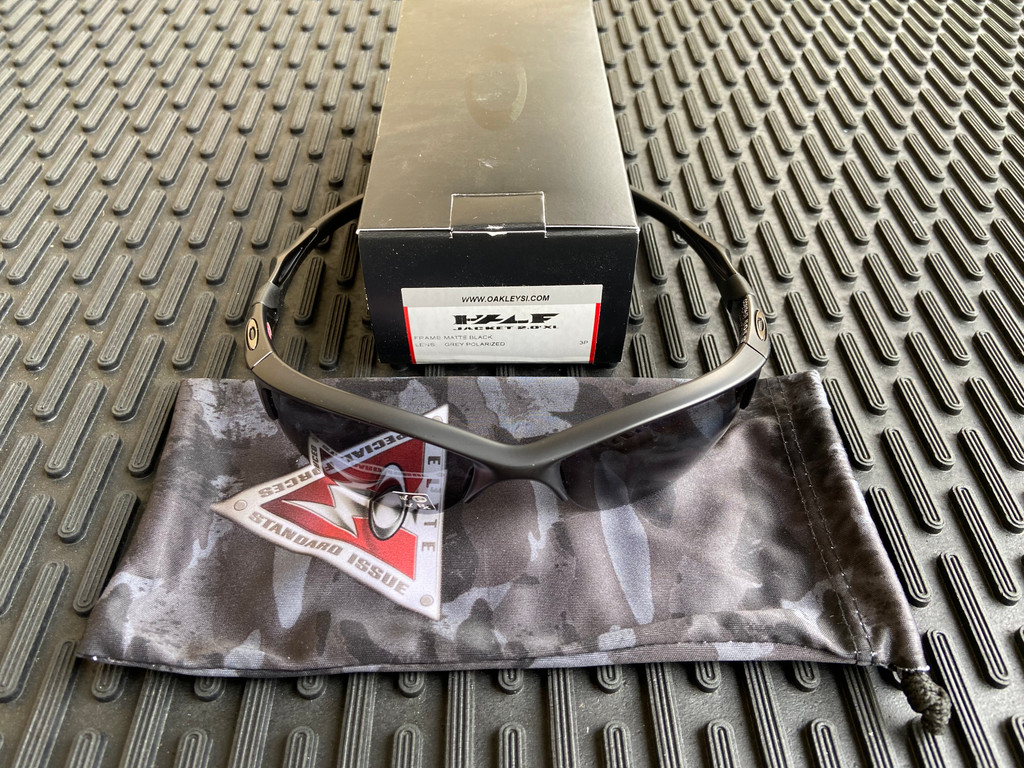 Oakley SI Half Jacket 2.0 XL - Matte Black, Gray Polarized Lenses (OO9154-1362)