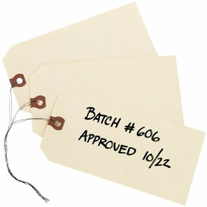 Avery Shipping Tags with Wire, 11.5 pt. Stock, 6-1/4" x 3-1/8" , 1,000 Manila Hang Tags - #26 - 6.25" Length x 3.13" Width - Rectangular - Wire Fastener - Card Stock, Pulp Product Image 