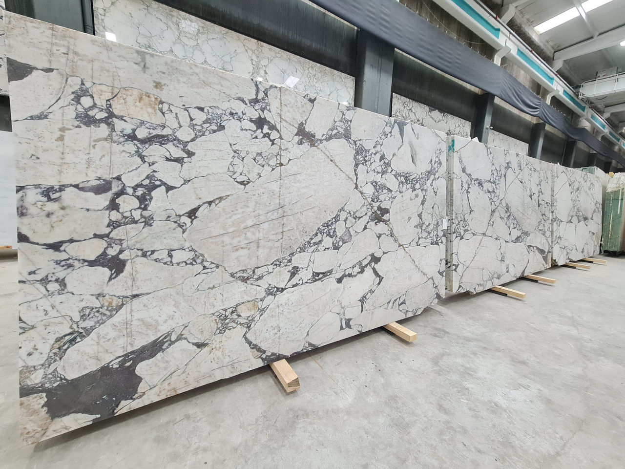 Calacatta Viola Marble 3/4