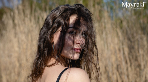 How to Reduce Frizz in Humidity Without Triggering Hair Loss This Spring