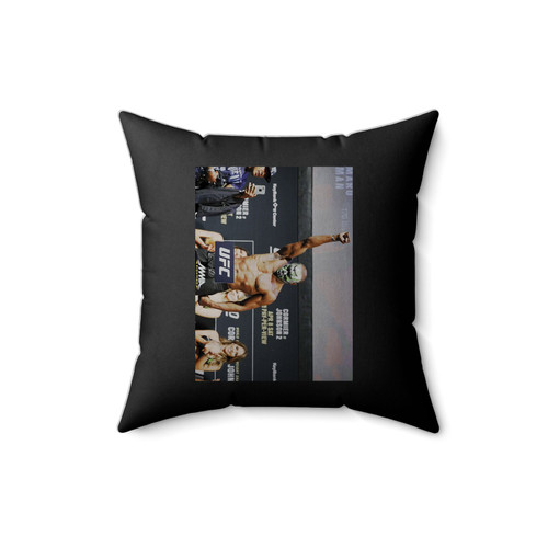Kamaru Usman Face Mask Square Pillow Cover