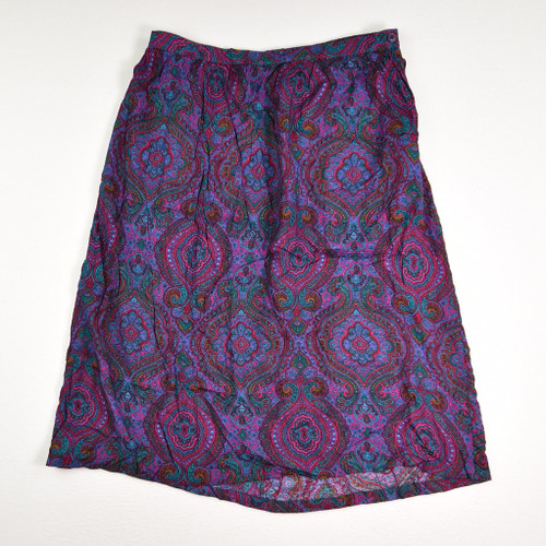This women's purple paisley skirt by Alfred Dunner is a Size 14.