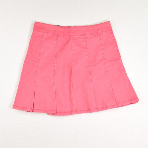 This pink denim pleated skirt by No Boundaries is a Size 7, still has some tags on it.