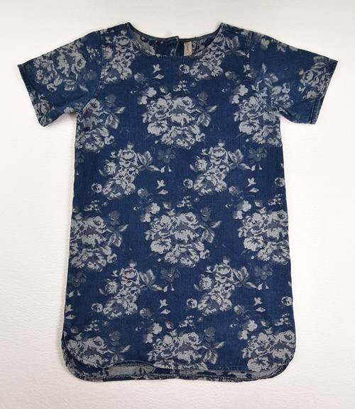 This is a blue floral denim dress by Denim Co., Size 8