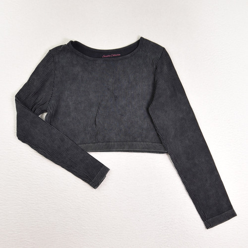 This is a charcoal, rib knit crop shirt by Suzette Collection, Size M/L.