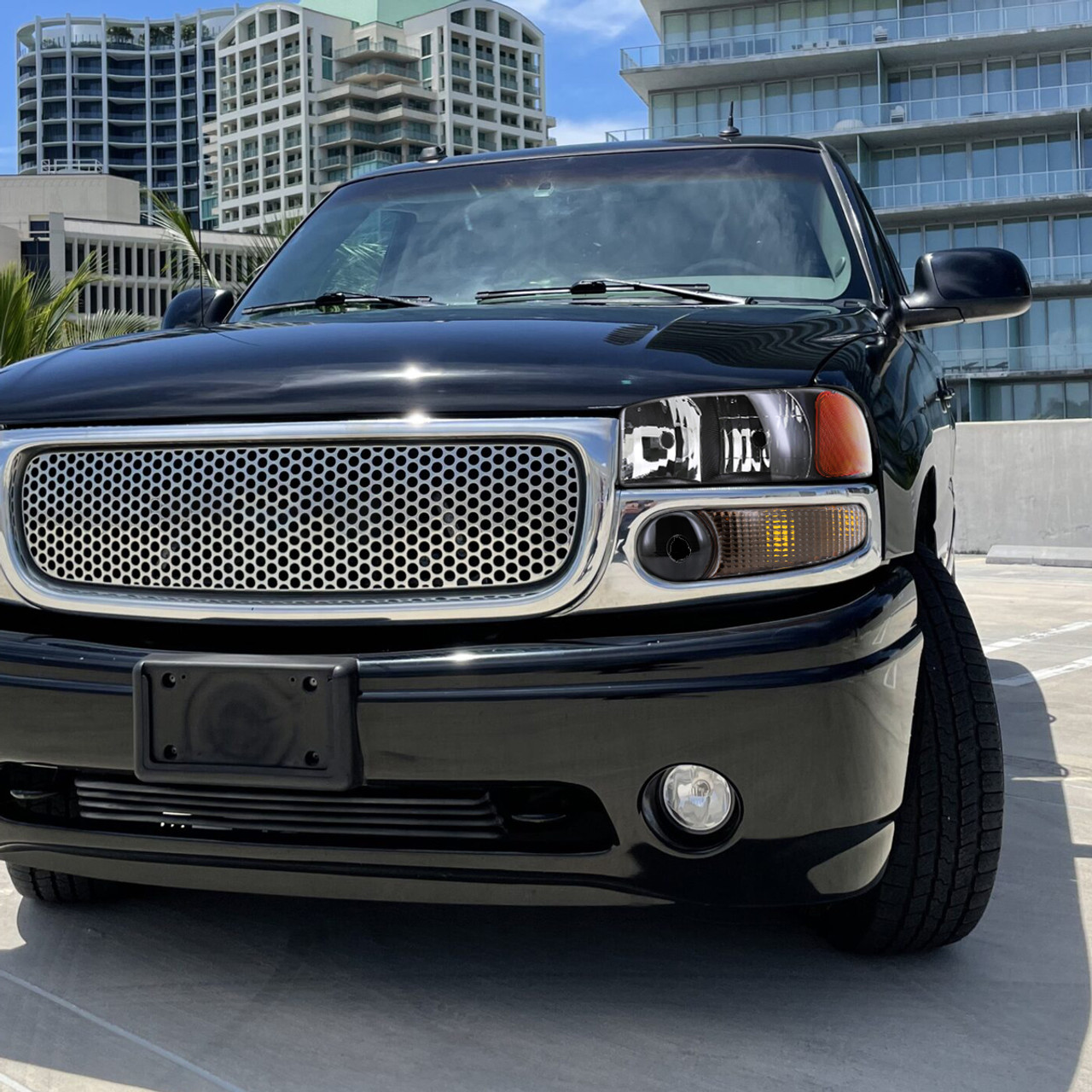 1999-2006 GMC Sierra Denali/2007 Sierra Classic Denali/2000-2006 Yukon/XL  Denali Factory Style Headlights and Bumper Lights (Matte Black  Housing/Clear