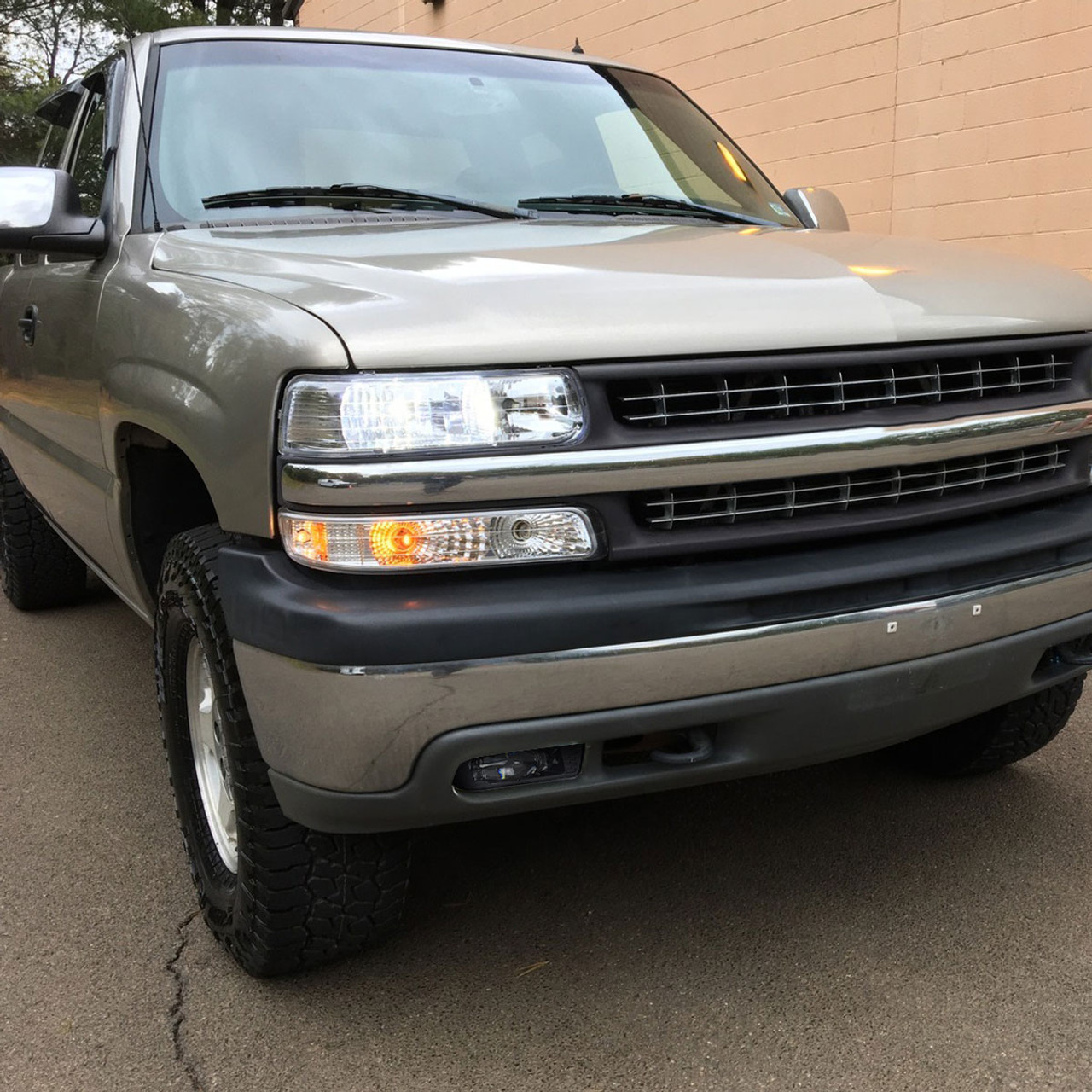 1999-2002 Chevrolet Silverado 1500/2500/2001-2002 Silverado 3500 LED Fog  Lights Kit (Glossy Black Housing/Clear Lens)