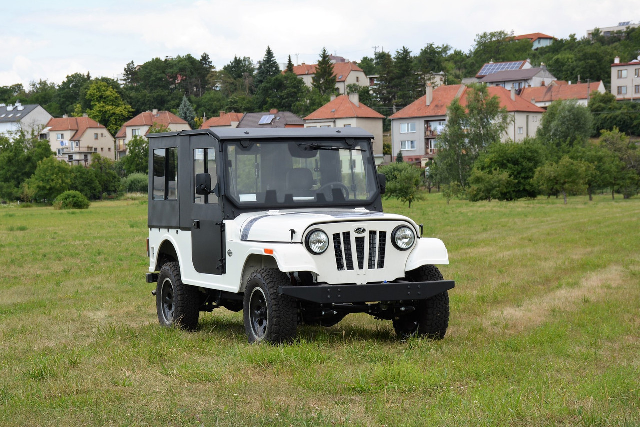 Mahindra ROXOR-4 Full Hard Cab Enclosure