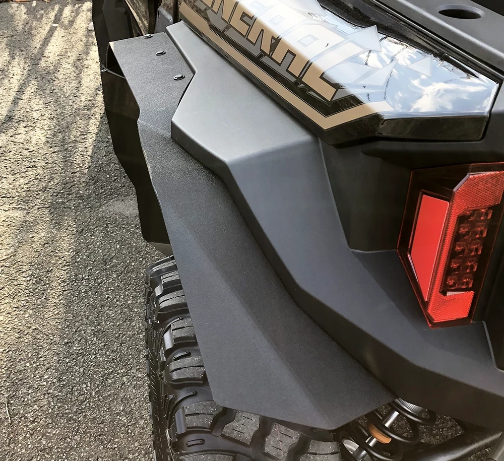 Spike fender flares for Polaris General XP 1000 2- and 4-seat: close-up of the rear fender flare by the taillight