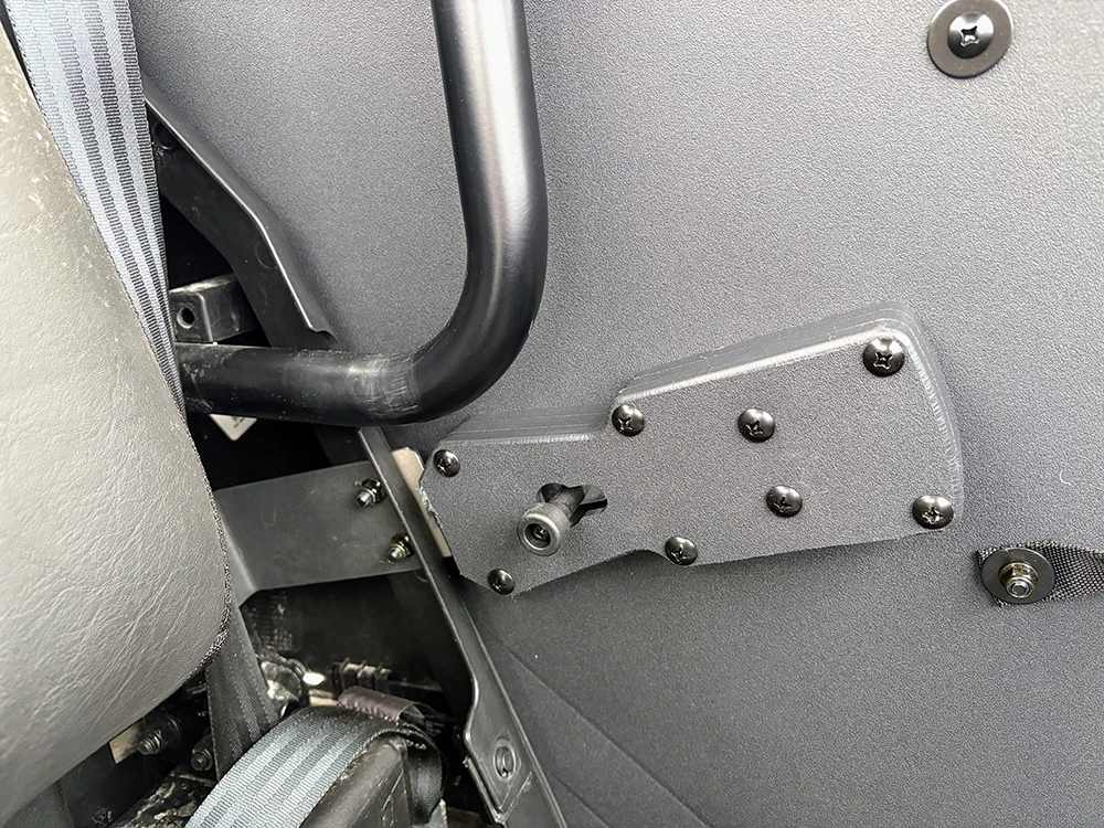 SCM door kit for Polaris Ranger SP 570 2-door: close-up of the door hinge plate on the frame