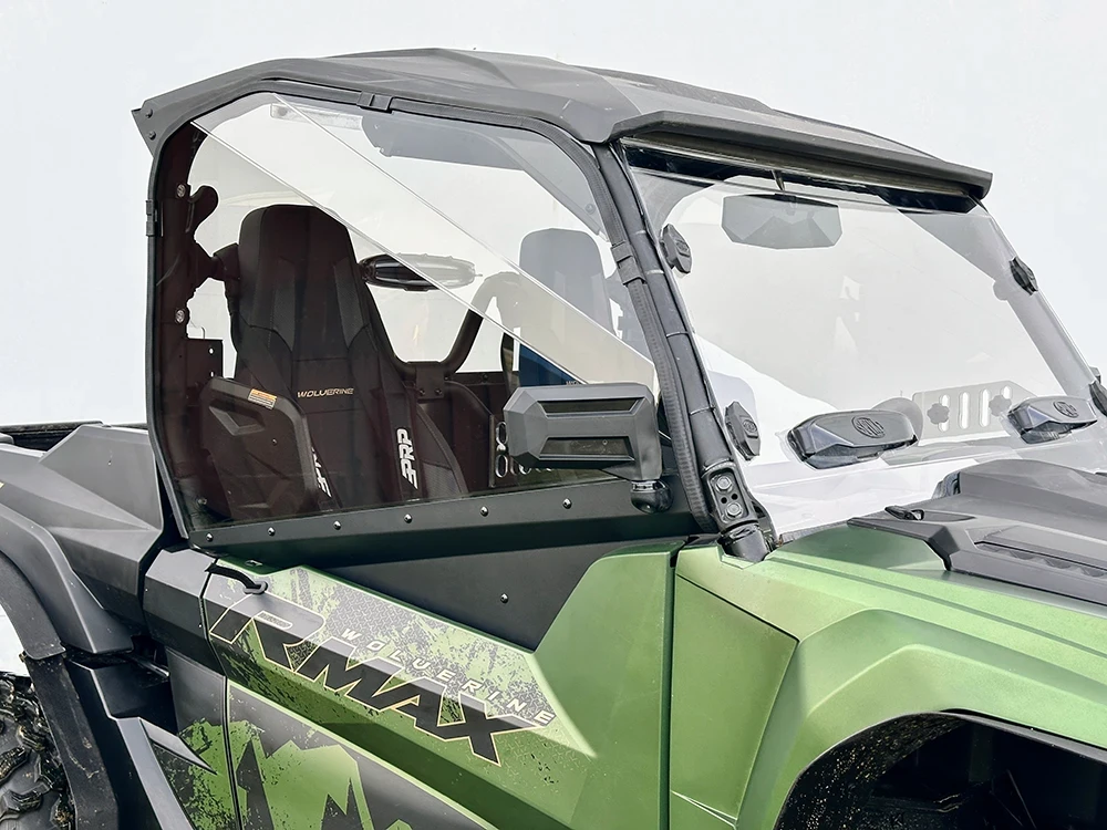 SCM door kit for Yamaha Wolverine RMAX2 1000 and X2 850: upper door on a green Yamaha RMAX, side close-up