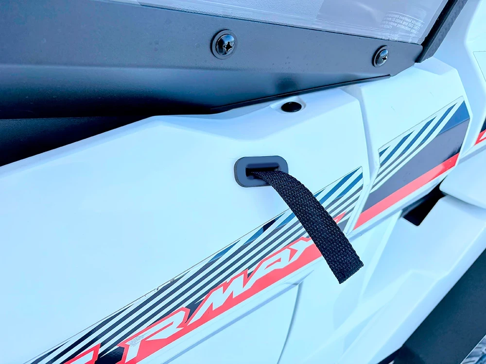 SCM door kit for Yamaha Wolverine RMAX2 1000 and X2 850: close-up of the door pull strap