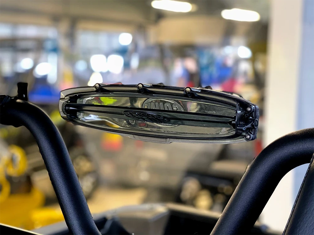 Spike rear windshield for Yamaha Wolverine X2 850/1000 & RMAX 2-seat: close-up of the rear windshield vent