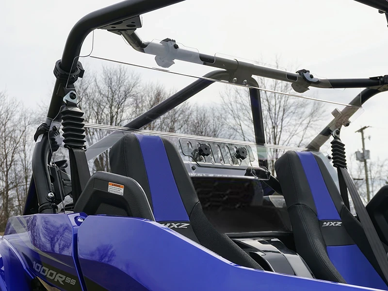 Spike rear windshield for Yamaha YXZ: vented rear windshield on a blue Yamaha YXZ, rear view outdoors