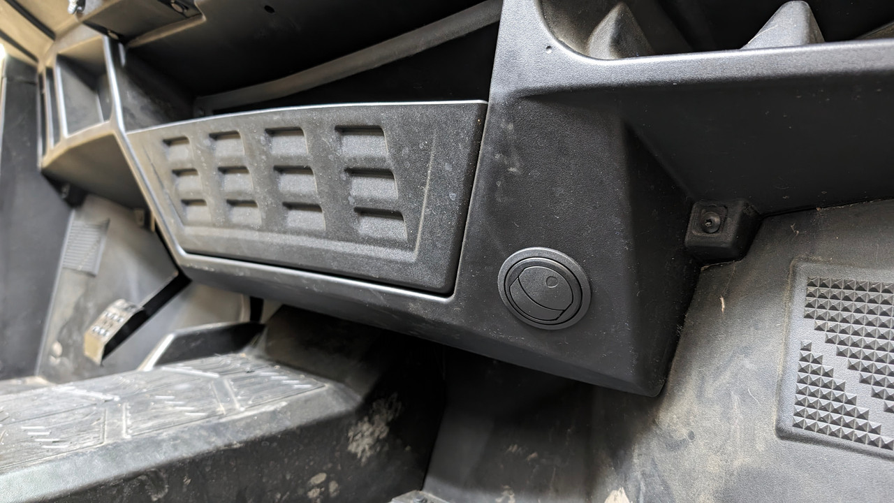 polaris ranger xp 1000 1000 Crew  2018 - 2025 ice crusher heater passenger side view lower vent