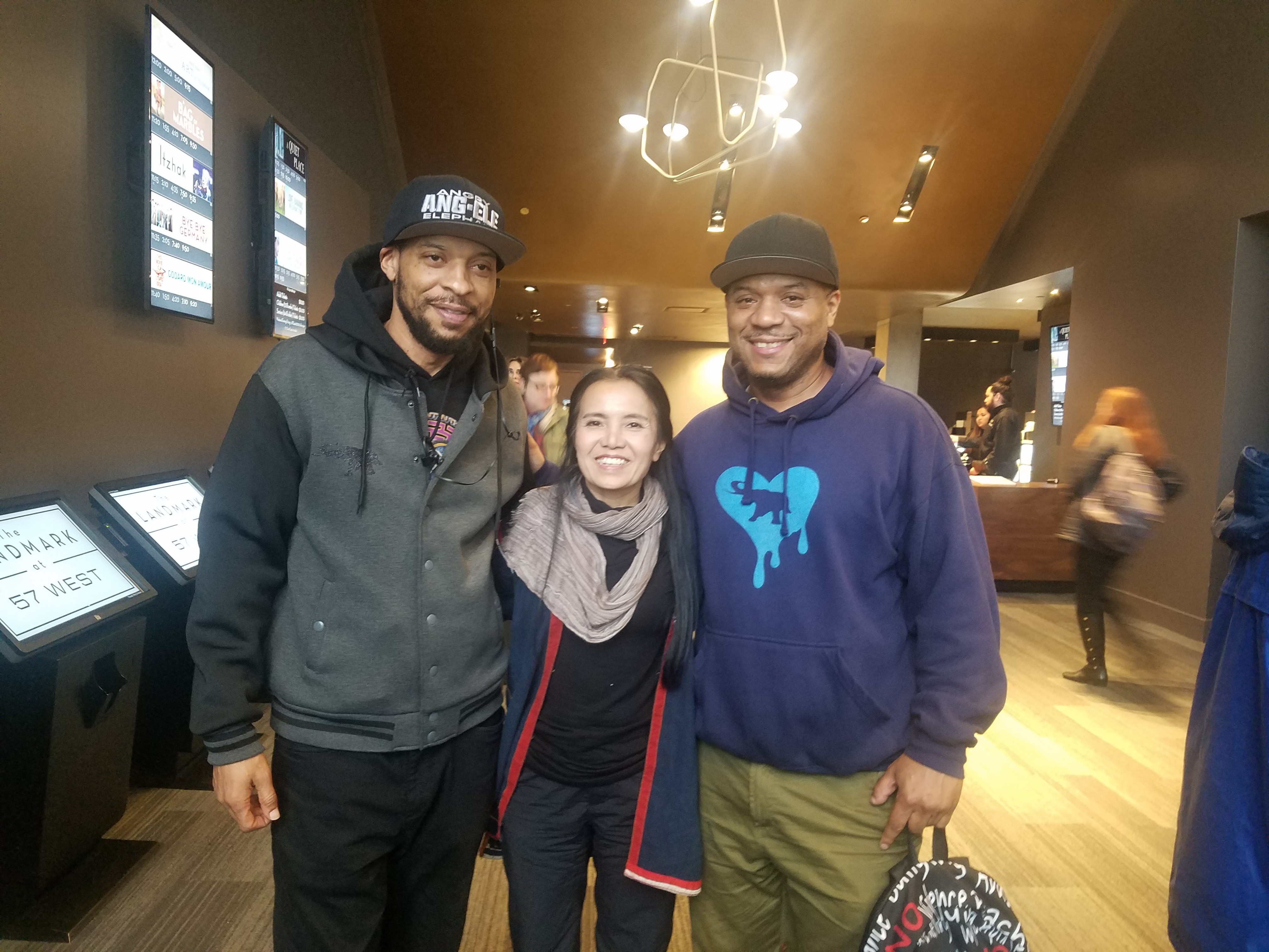 You don't need a Bull-Hook to train an Elephant, All you Need is Love....and Bananas!❤️